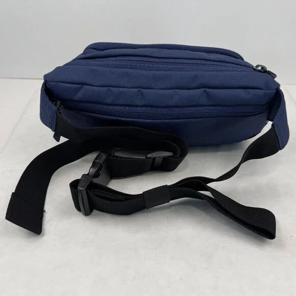 Quiksilver Navy Blue Fanny Pack Belt Bag Adjustable Strap Water-Resistant Zipper - Picture 9 of 16